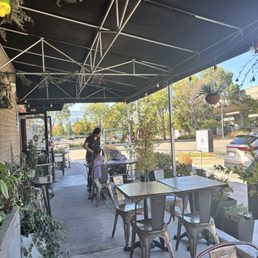 Exterior outside entrance of Apple Fritter - Exterior Seating - San Mateo, California Exterior outside entrance of Apple Fritter - Exterior Seating - San Mateo, California