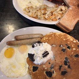 Jack and 2 Chicken Apple Sausages, Bay Watch Oreo Pancake Jack and 2 Chicken Apple Sausages, Bay Watch Oreo Pancake