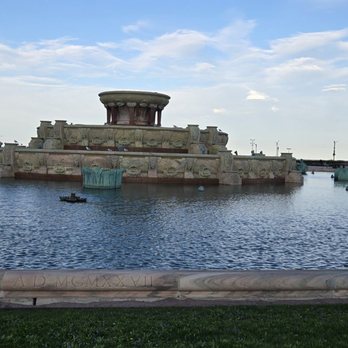 Buckingham Fountain - Buckingham Fountain. - Landmarks & Historical Buildings Near Me - Chicago, Illinois