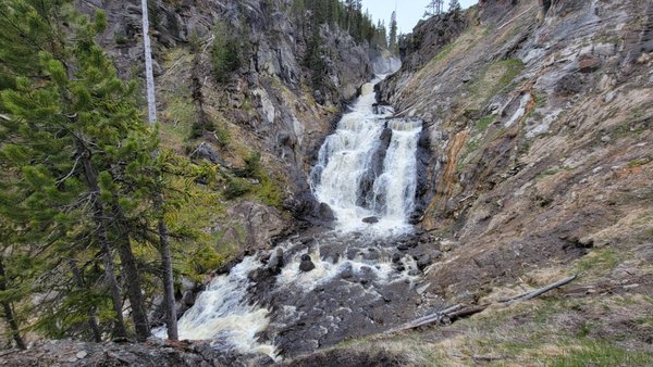 Biscuit Basin by null