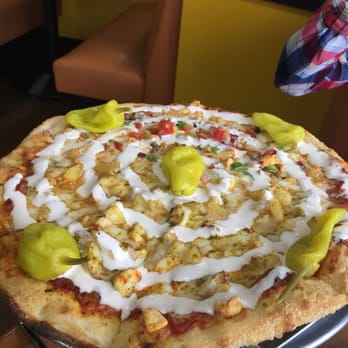 Kraving Kebab Pizza - Half Chicken kebab supreme and half Swedish! FIRE!!! - Pizza Near Me - Turlock, California