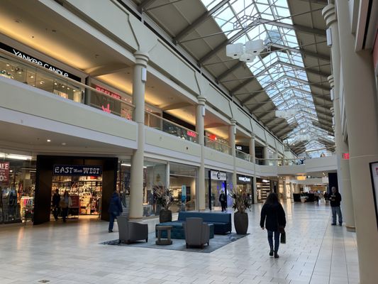 Freehold Raceway Mall by null