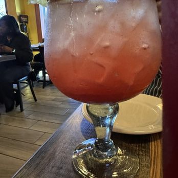 Los Rios Cantina - Skinny pomegranate margarita - Mexican Near Me - Cumming, Georgia
