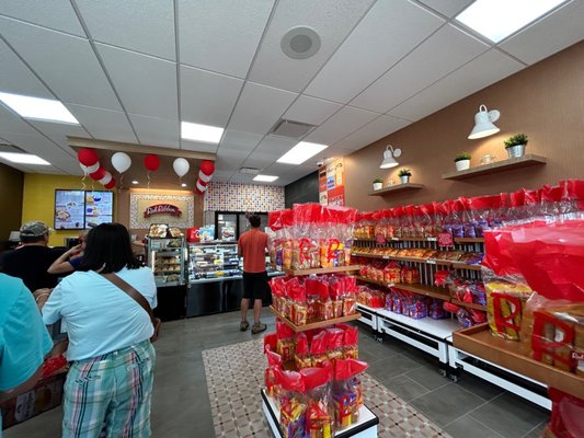 Red Ribbon Bakeshop by null