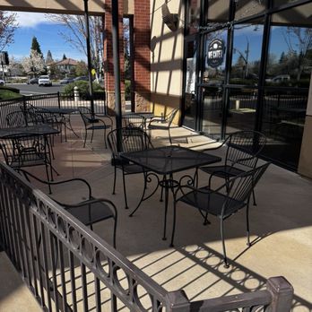 Dickey's Barbecue Pit - Outdoor seating - Barbeque Near Me - Roseville, California