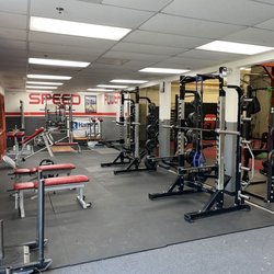Redline Athletics - Weight room