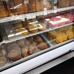 La Reyna Bakery - Pastries