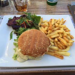 L'Irlandais - This burger was very delicious it definitely had a French taste to it!