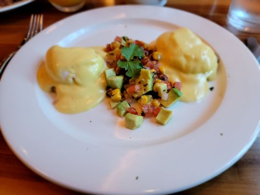 Central Bar + Kitchen by null