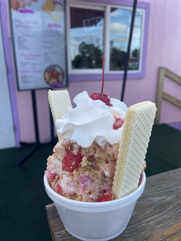 Food from Ohana Ice Cream Shop