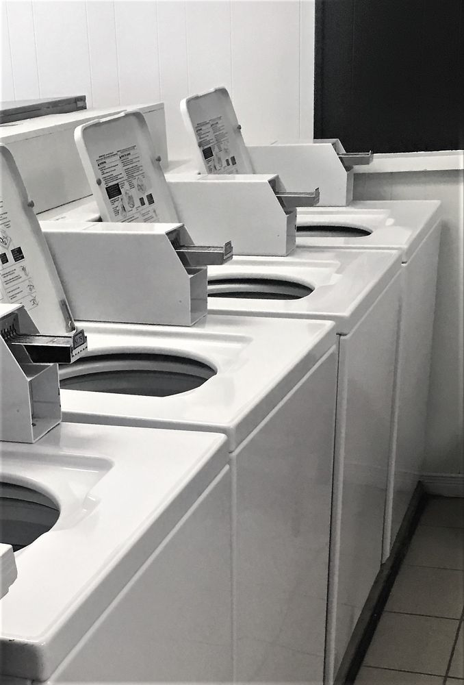 COMMUNITY LAUNDRY Updated October 2024 287 Jane Street, Toronto