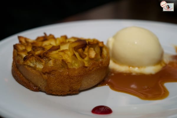 Mozzarella & Vino by null