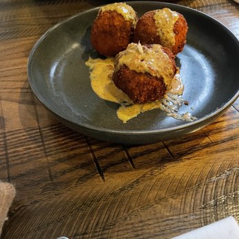 Vyoone's - Crab cakes - French Near Me - New Orleans, Louisiana Vyoone's - Crab cakes - French Near Me - New Orleans, Louisiana