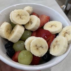 The Lucky 7 Cafe - Fruit bowl!!!