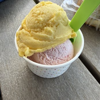 Stone Tower Winery - Tangerine and Strawberry Gelato - Wineries Near Me - Leesburg, Virginia Stone Tower Winery - Tangerine and Strawberry Gelato - Wineries Near Me - Leesburg, Virginia