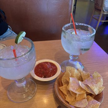 Que Bueno - House margaritas and chips and salsa - Mexican Near Me - Fountain Hills, Arizona Que Bueno - House margaritas and chips and salsa - Mexican Near Me - Fountain Hills, Arizona