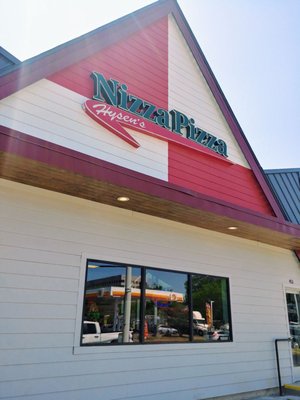 Hysen's Nizza Pizza by null