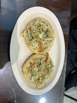 Pupuseria & Restaurant "El Cuscatleco" by null