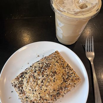 Archetype Coffee - Iced vanilla latte, bacon egg and cheese breakfast pouch - Coffee Roasteries Near Me - Omaha, Nebraska