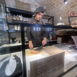La Lira - The baker chef