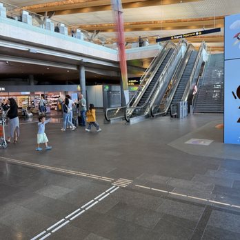 Oslo Lufthavn - Airports Near Me - Gardermoen, 02