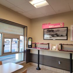 Dunkin' - Interior