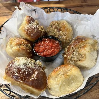 Lil Vinny’s - Garlic knots - Italian Near Me - Oviedo, Florida Lil Vinny’s - Garlic knots - Italian Near Me - Oviedo, Florida