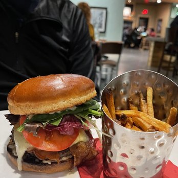 7 Devils Waterfront Alehouse - Seafood Near Me - Coos Bay, Oregon