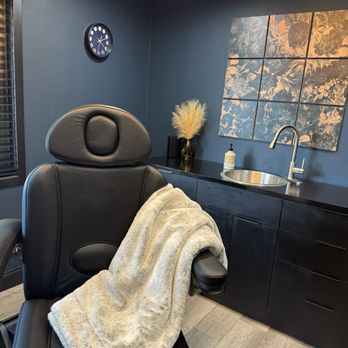 Refine Med Spa - Injection room - Medical Spas Near Me - Centennial, Colorado Refine Med Spa - Injection room - Medical Spas Near Me - Centennial, Colorado