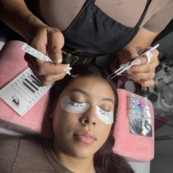 A+ Hair Salon - Pestañas