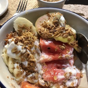 El Correo - Tropical fruit adorned w/ yogurt/granola/honey - Mexican Near Me - San Miguel de Allende, GUA El Correo - Tropical fruit adorned w/ yogurt/granola/honey - Mexican Near Me - San Miguel de Allende, GUA