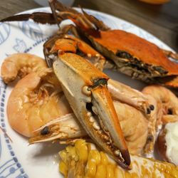 Christian Brothers Seafood - Look at the claw on that #2!