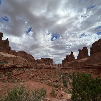 Arches National Park - Park Avenue Trailhead - Parks Near Me Arches National Park - Park Avenue Trailhead - Parks Near Me