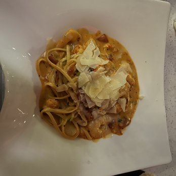 Eighteen at the Radisson - Shrimp & Lobster Linguine - Steakhouses Near Me - Covington, Kentucky Eighteen at the Radisson - Shrimp & Lobster Linguine - Steakhouses Near Me - Covington, Kentucky
