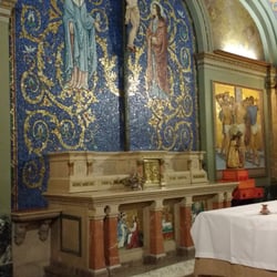 Basílica San Nicolás de Bari - La cripta, abajo.
