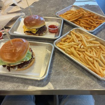 Beef N Buns - Burgers Near Me - Wesley Chapel, Florida