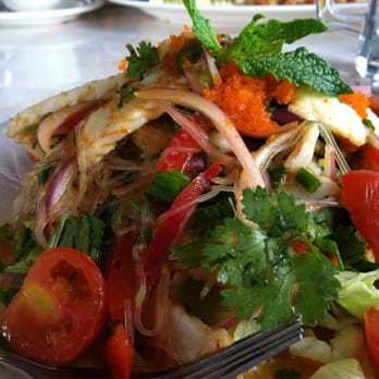 Deckhand Oyster Bar - Calamari salad - Seafood Near Me - Austin, Texas