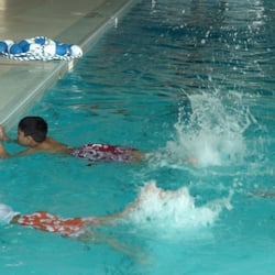 Sea Otter Swim School - A teacher to student ratio that never exceeds 1:4 to ensure quality instruction and a faster pace of learning.