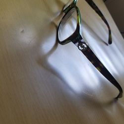 Tom Eye Care - Love my glasses!! #MK