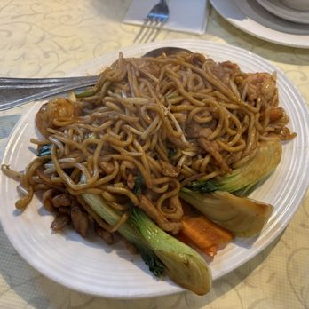 Mandarin Delight - House Special Chow Mein 什锦炒麵 - Chinese Near Me - Dublin, California Mandarin Delight - House Special Chow Mein 什锦炒麵 - Chinese Near Me - Dublin, California