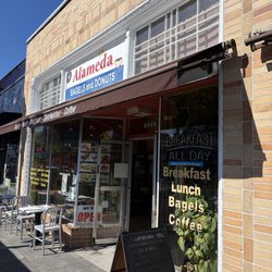 Alameda Bagels & Donuts - Front door