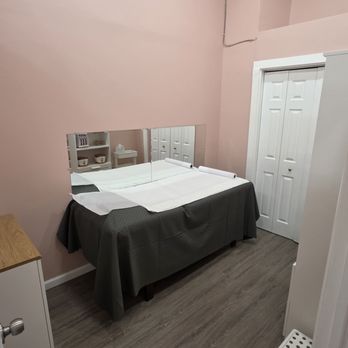 Gold Threading & Waxing Studio - Threading Services Near Me - Woodside, New York Gold Threading & Waxing Studio - Threading Services Near Me - Woodside, New York