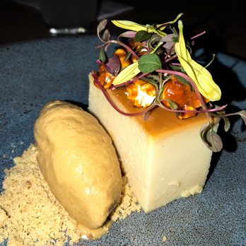 KUA - Flan with caramel ice cream and crushed oatmeal cookie. - Mexican Near Me - Mazatlán, SIN
