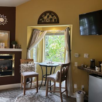 Glen Ellen Inn - Cottage #5 - Vacation Rentals Near Me - Glen Ellen, California Glen Ellen Inn - Cottage #5 - Vacation Rentals Near Me - Glen Ellen, California