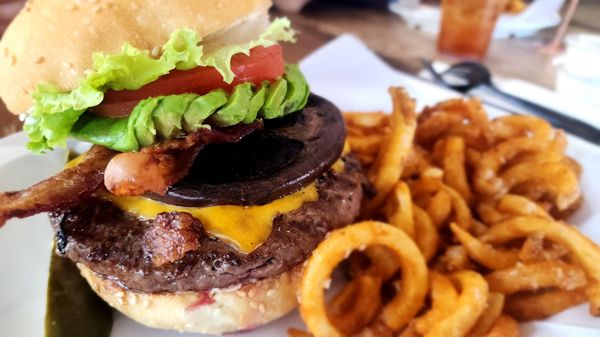 Burgers & Brew by null