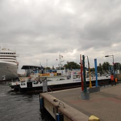 Stadtteil Warnemünde - Fähre nach Hohen Düne