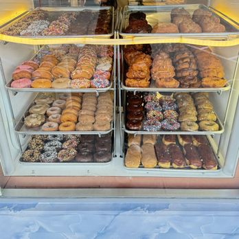 D K's Donuts - Donuts Near Me - Santa Ana, California