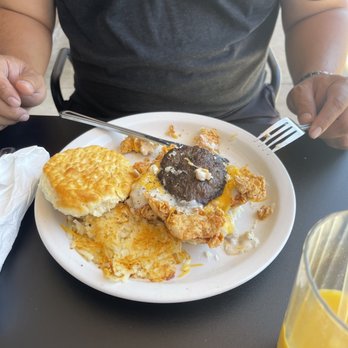 The Big Biscuit - Hubby's plate- chicken was juicy but rest was blah 4/10 - Breakfast & Brunch Near Me - Edmond, Oklahoma