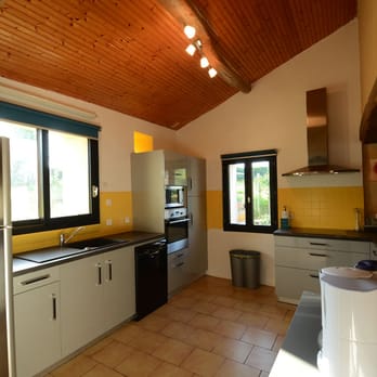 Le Relay de la Source - La cuisine aménagée, refaite en 2015 - Guest Houses Near Me - Chantonnay, 85