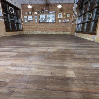 RJH Construction - an empty room with wood floors - General Contractors Near Me RJH Construction - an empty room with wood floors - General Contractors Near Me